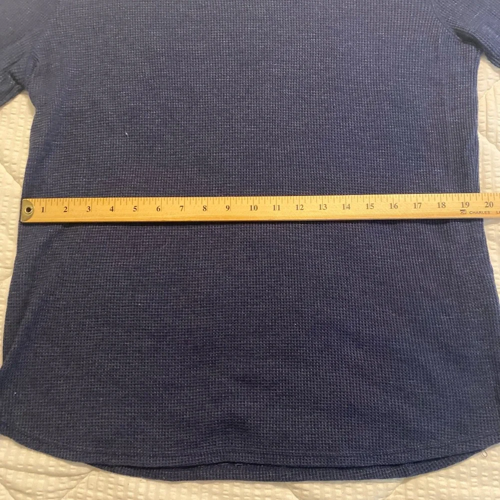 Banana Republic long sleeve soft waffle knit henley navy blue; large